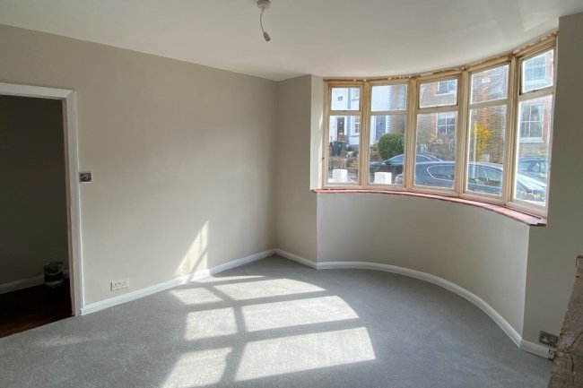 86 Lesbourne Road, Reigate, Surrey RH2 7JX 8