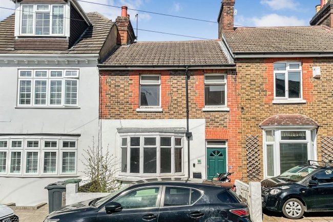 86 Lesbourne Road, Reigate, Surrey RH2 7JX 8