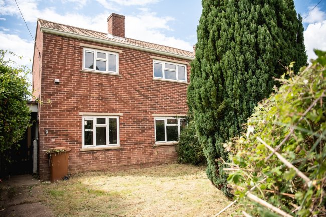 8 Kent Close, Paddock Wood, Tonbridge, Kent, TN12 6JG 4
