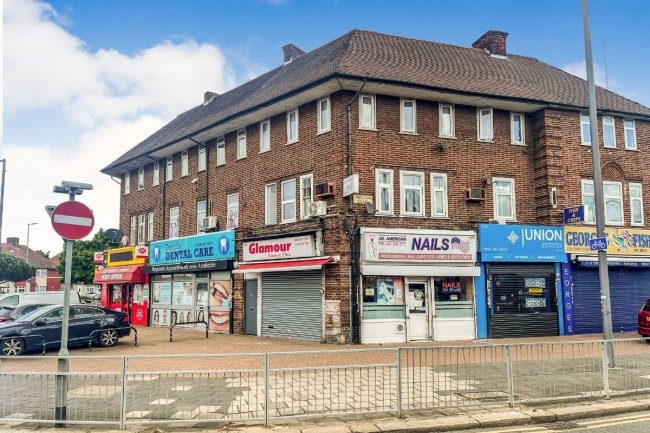 833-835A Longbridge Road, Dagenham, Essex RM8 2DA 3