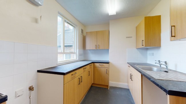 7C Eckstein Road, Clapham, London SW11 1QE  4