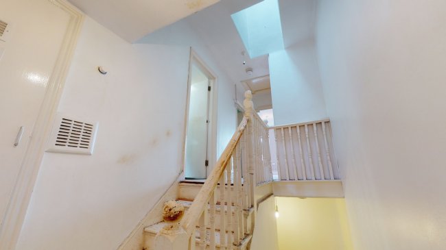 7C Eckstein Road, Clapham, London SW11 1QE  4