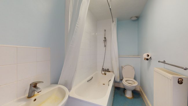 7C Eckstein Road, Clapham, London SW11 1QE  4