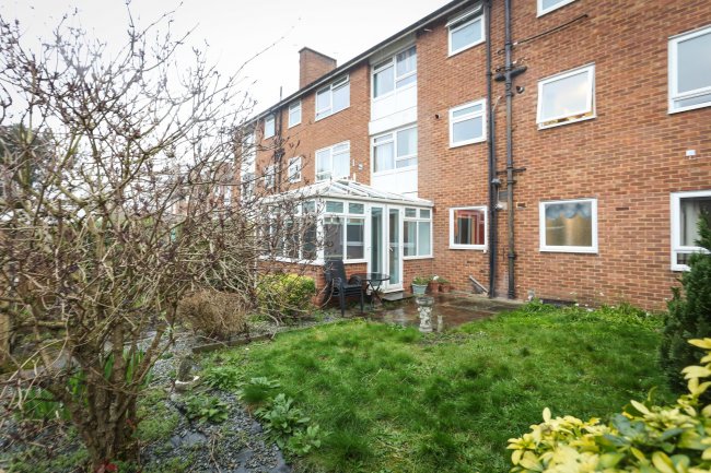 8 Courtlands Avenue, Lee, London, SE12 8HZ 1