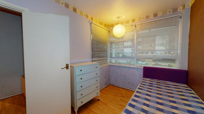 8 Courtlands Avenue, Lee, London, SE12 8HZ 1