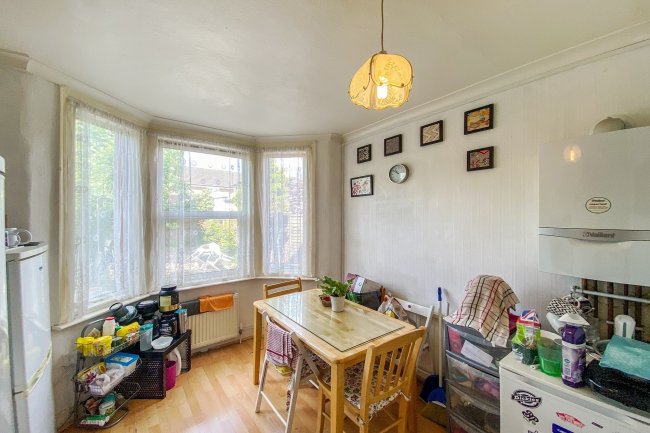 39 Waldeck Road, Duckett's Green, London N15 3EL 10