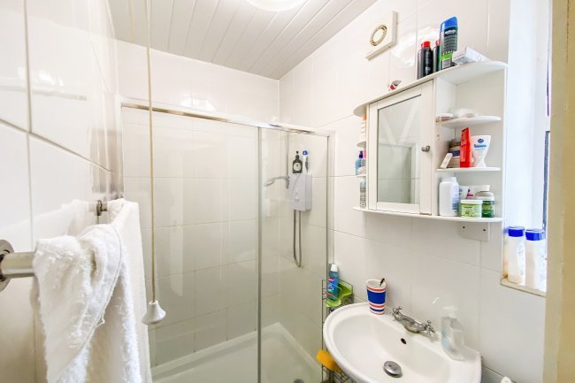 39 Waldeck Road, Duckett's Green, London N15 3EL 10