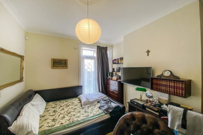 39 Waldeck Road, Duckett's Green, London N15 3EL 10