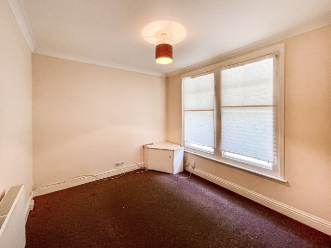 147 Totnes Road, Paignton, Devon TQ3 3RZ
 10