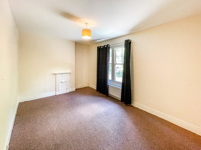 147 Totnes Road, Paignton, Devon TQ3 3RZ
 10