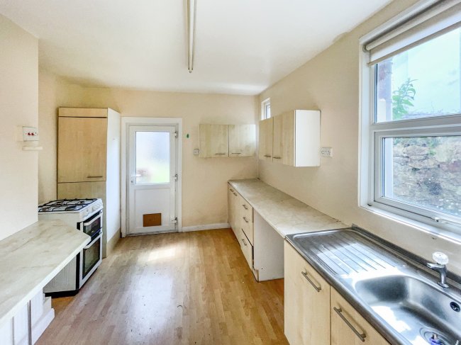 147 Totnes Road, Paignton, Devon TQ3 3RZ
 10