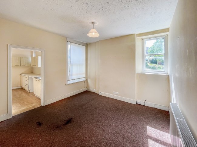 147 Totnes Road, Paignton, Devon TQ3 3RZ
 10