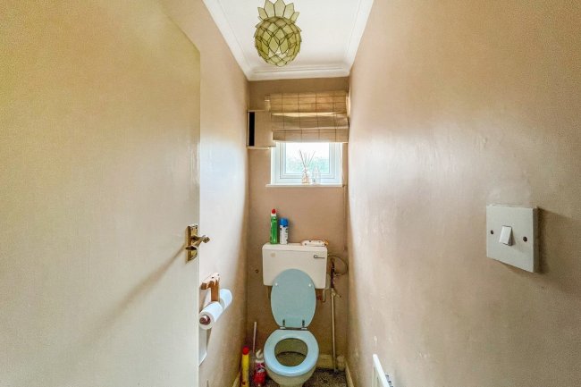 13 Blindmans Lane, Cheshunt, Waltham Cross, Hertfordshire, EN8 9DR 7