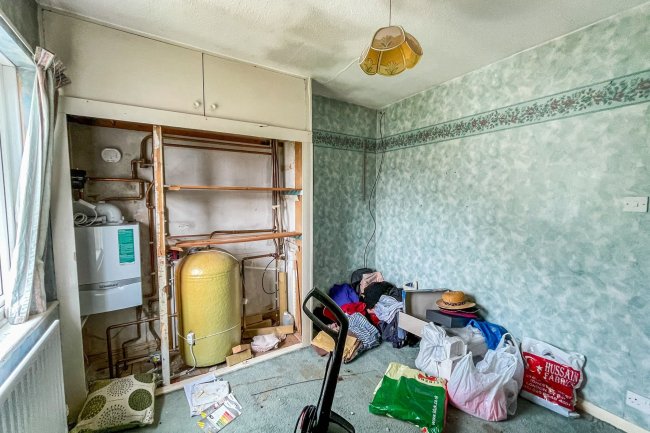 13 Blindmans Lane, Cheshunt, Waltham Cross, Hertfordshire, EN8 9DR 7