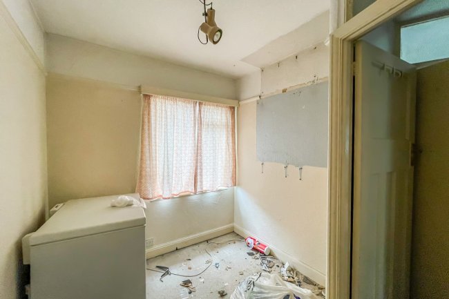 13 Blindmans Lane, Cheshunt, Waltham Cross, Hertfordshire, EN8 9DR 7