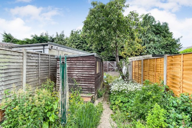 13 Blindmans Lane, Cheshunt, Waltham Cross, Hertfordshire, EN8 9DR 7