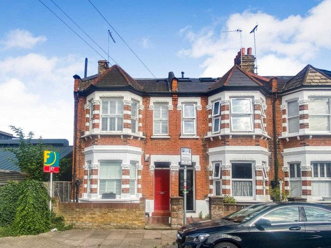 32 Bendemeer Road, Putney, London, SW15 1JU 3