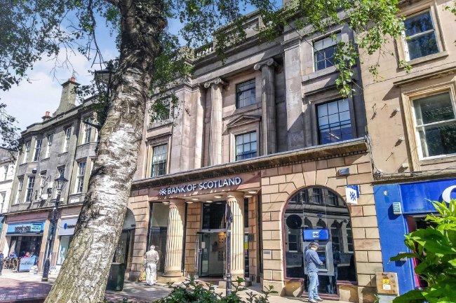 Bank of Scotland, 138-140 High St, Falkirk FK1 1NR 6
