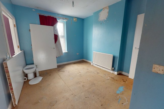 124 Robinson Road, Tooting, London SW17 9DR
 7