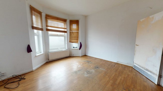 124 Robinson Road, Tooting, London SW17 9DR
 7