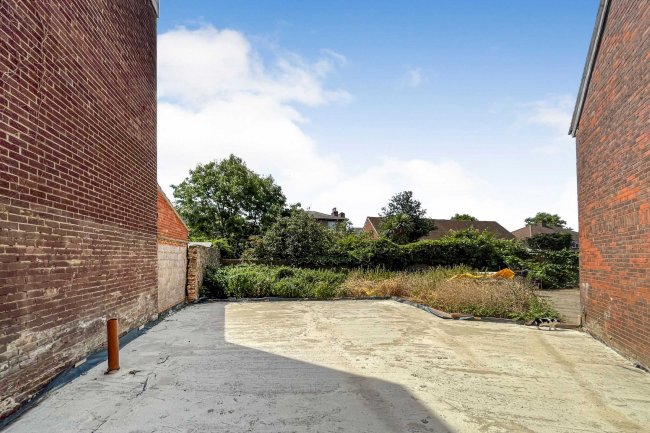 Land lying on the south side of 30 Radnor Road, Peckham, London, SE15 6UR 1