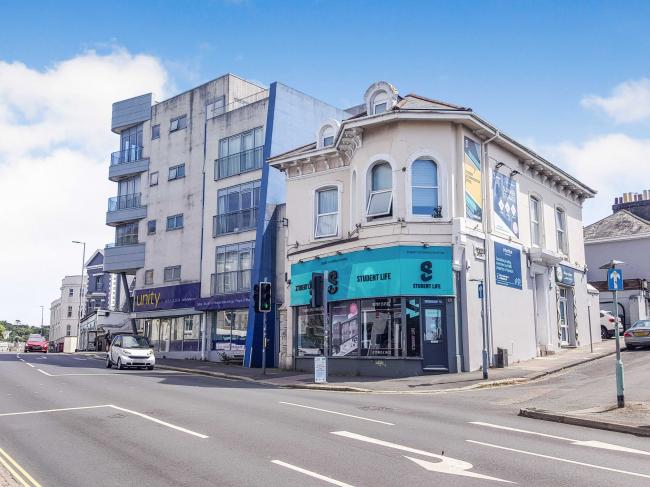 Flat 5 Headland Park House, 94 North Hill, Plymouth PL4 8EX
 7