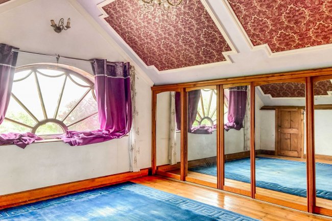 66 Green End Street, Aston Clinton, Aylesbury, HP22 5EU
 9