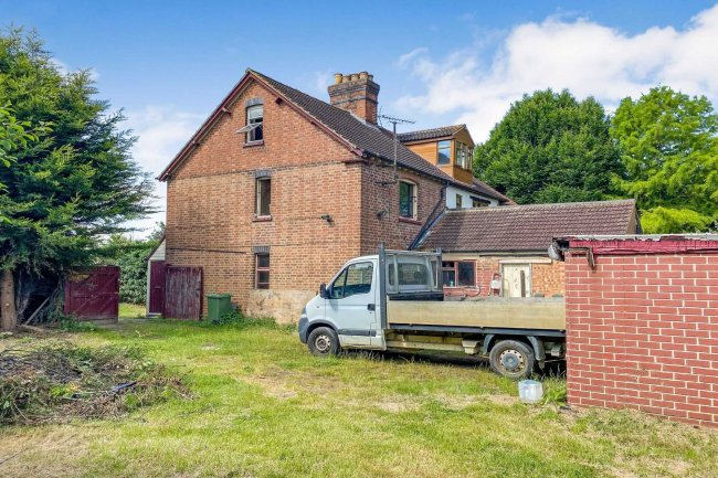 2 Elm Villas and adjoining Land, Innsworth Lane, Gloucester, Gloucestershire, GL3 1DY 5