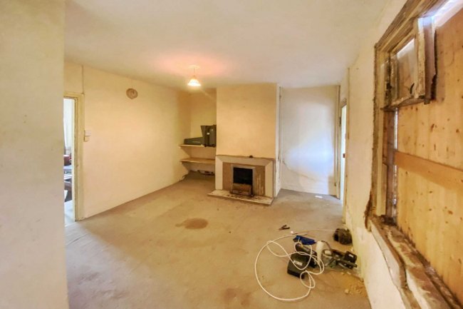 2 Elm Villas and adjoining Land, Innsworth Lane, Gloucester, Gloucestershire, GL3 1DY 5