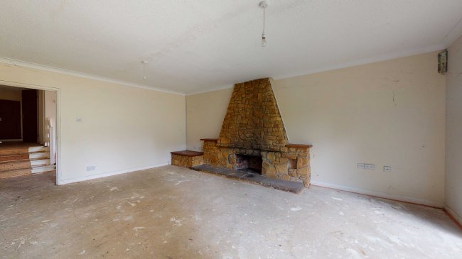 Willow End, 3 Badgers Walk, Purley, Surrey CR8 3PX 6