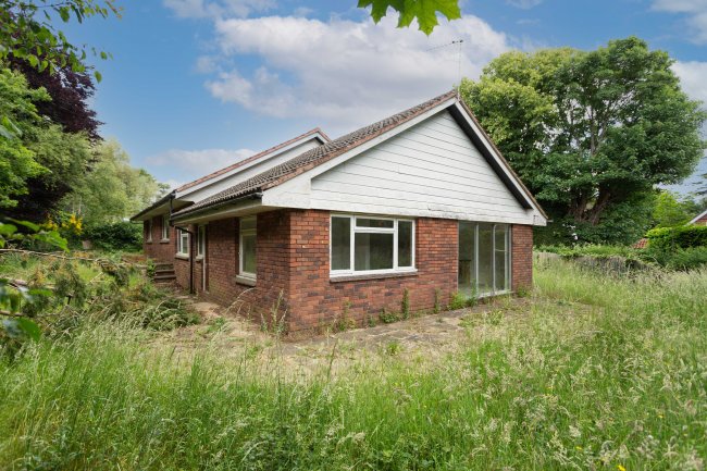Willow End, 3 Badgers Walk, Purley, Surrey CR8 3PX 6