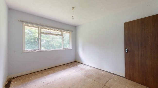 Willow End, 3 Badgers Walk, Purley, Surrey CR8 3PX 6