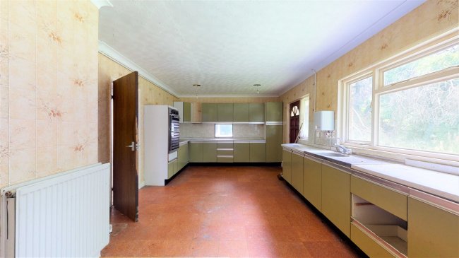 Willow End, 3 Badgers Walk, Purley, Surrey CR8 3PX 6