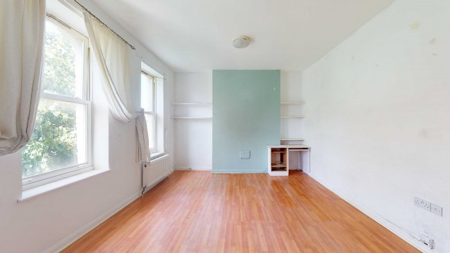 Flat B, 8 Balham Grove, Balham, London SW12 8AY  2