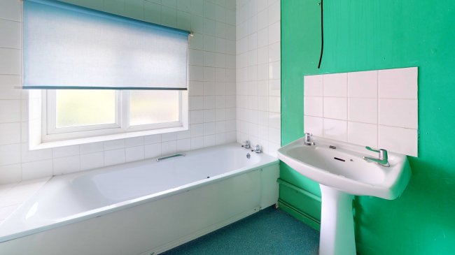 Flat B, 8 Balham Grove, Balham, London SW12 8AY  2