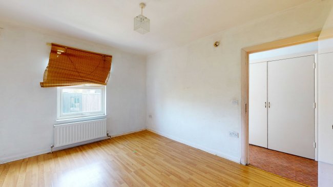 Flat B, 8 Balham Grove, Balham, London SW12 8AY  2