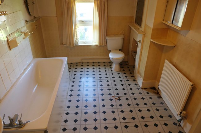 13 Morland Road, Sutton, Surrey SM1 4RP 8