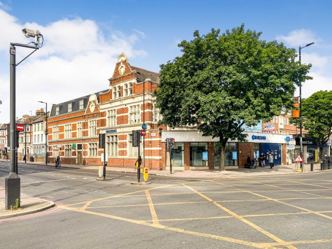 403 Holloway Road, Holloway, London N7 6HL 4