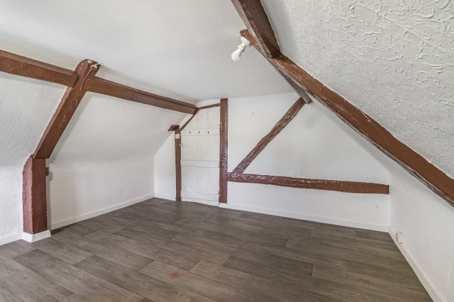 34 Hyde Street, Winchester, Hampshire, SO23 7DX
 7