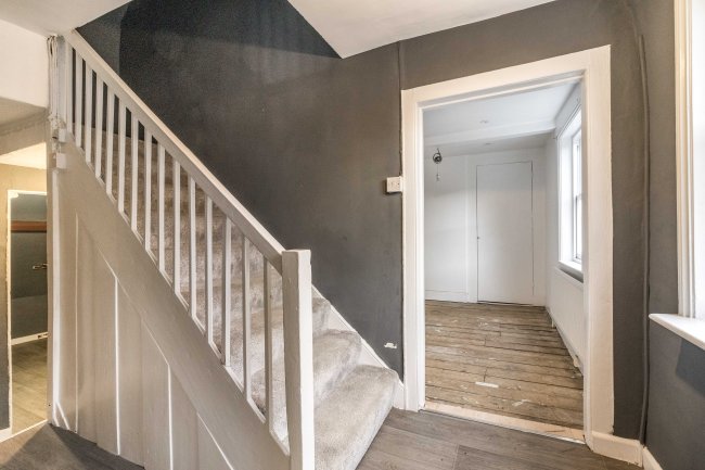 34 Hyde Street, Winchester, Hampshire, SO23 7DX
 7