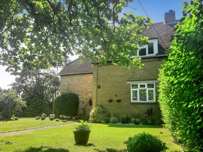 6 Cow Lane, Sidlesham, West Sussex PO20 7LN 2