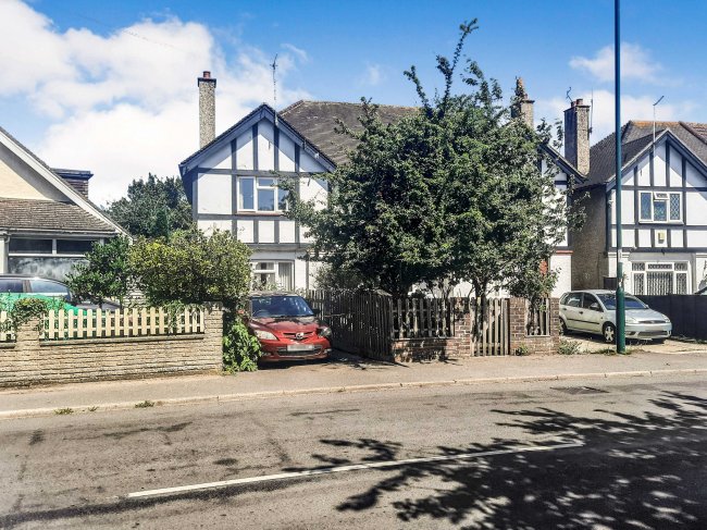 308 Chichester Road, Bognor Regis, West Sussex PO21 5AU 3