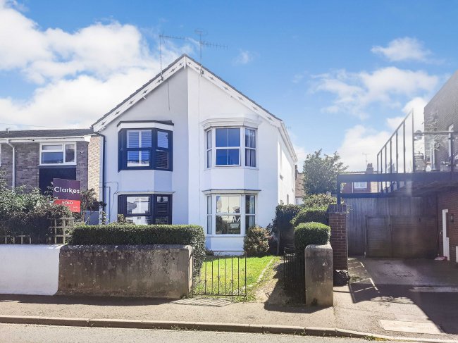 1 Richmond Villas, Havelock Close, Wear PO22 7AY 4