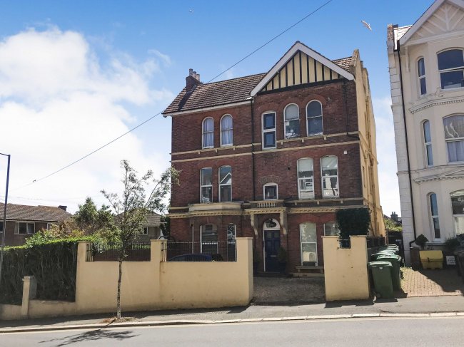 Flat 3, 11 Priory Avenue, Hastings, Sussex TN34 1UH 7