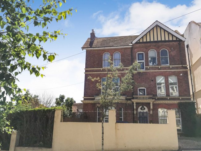 Flat 3, 11 Priory Avenue, Hastings, Sussex TN34 1UH 7