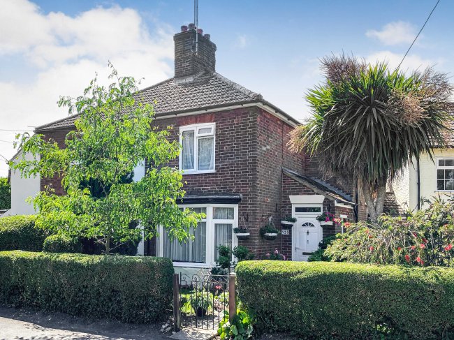 25 New Street, Ringwood, Hampshire BH24 3AD 9