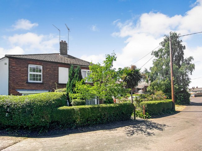25 New Street, Ringwood, Hampshire BH24 3AD 9
