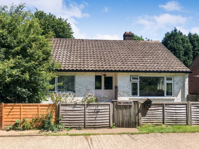 Brickwood, Fourteen Acre Lane, Three Oaks, East Sussex TN35 4NB  8