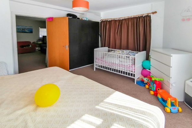 2 & 2a Upper Station Road, Radlett, Hertfordshire WD7 8BX 2