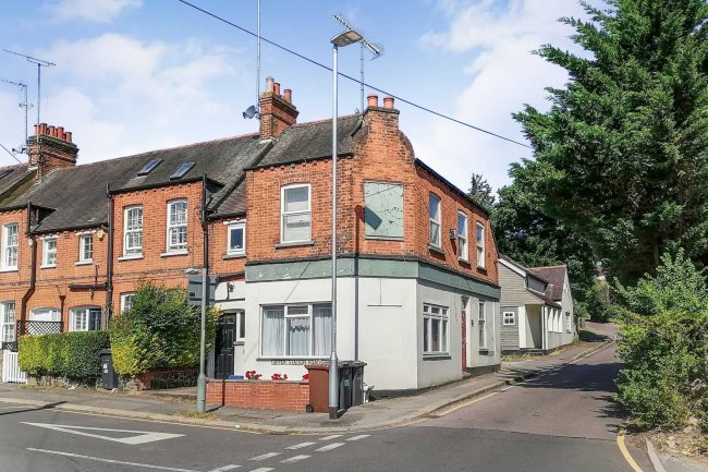 2 & 2a Upper Station Road, Radlett, Hertfordshire WD7 8BX 2